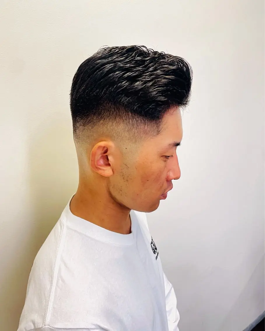 ショート 岡本 佳久のヘアスタイル