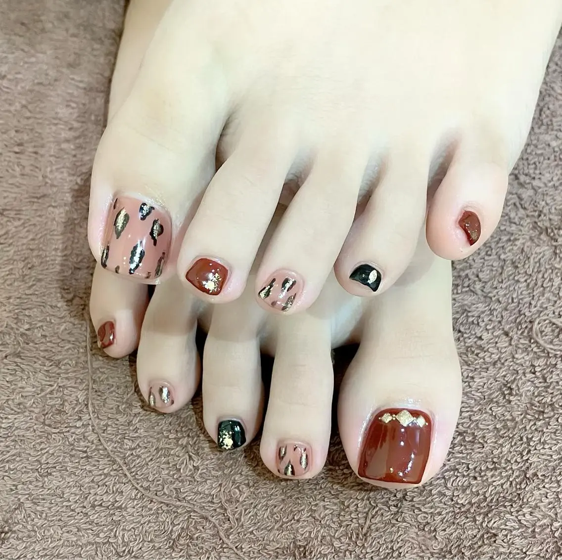 ネイル 🍒当日もOK🍒 𝑳𝑼𝑵𝑨花井のネイルデザイン