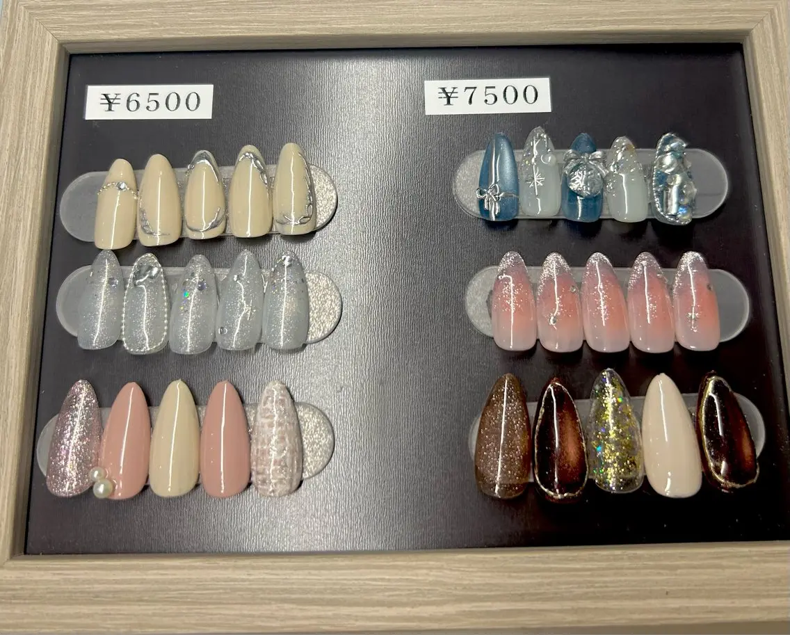 定額デザインネイル7500円(オフ込※デコネイル、チップオフは➕1000円)の写真
