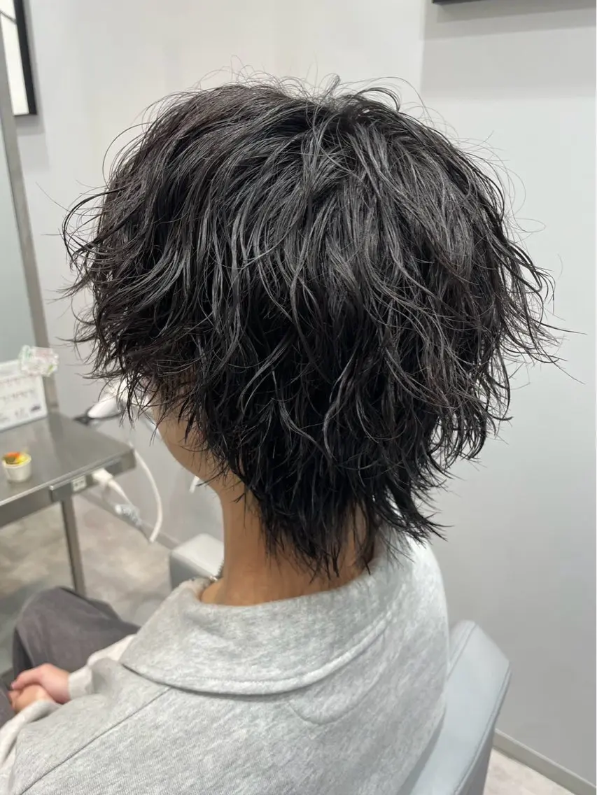 パーマ メンズ ワダ モエナのヘアスタイル