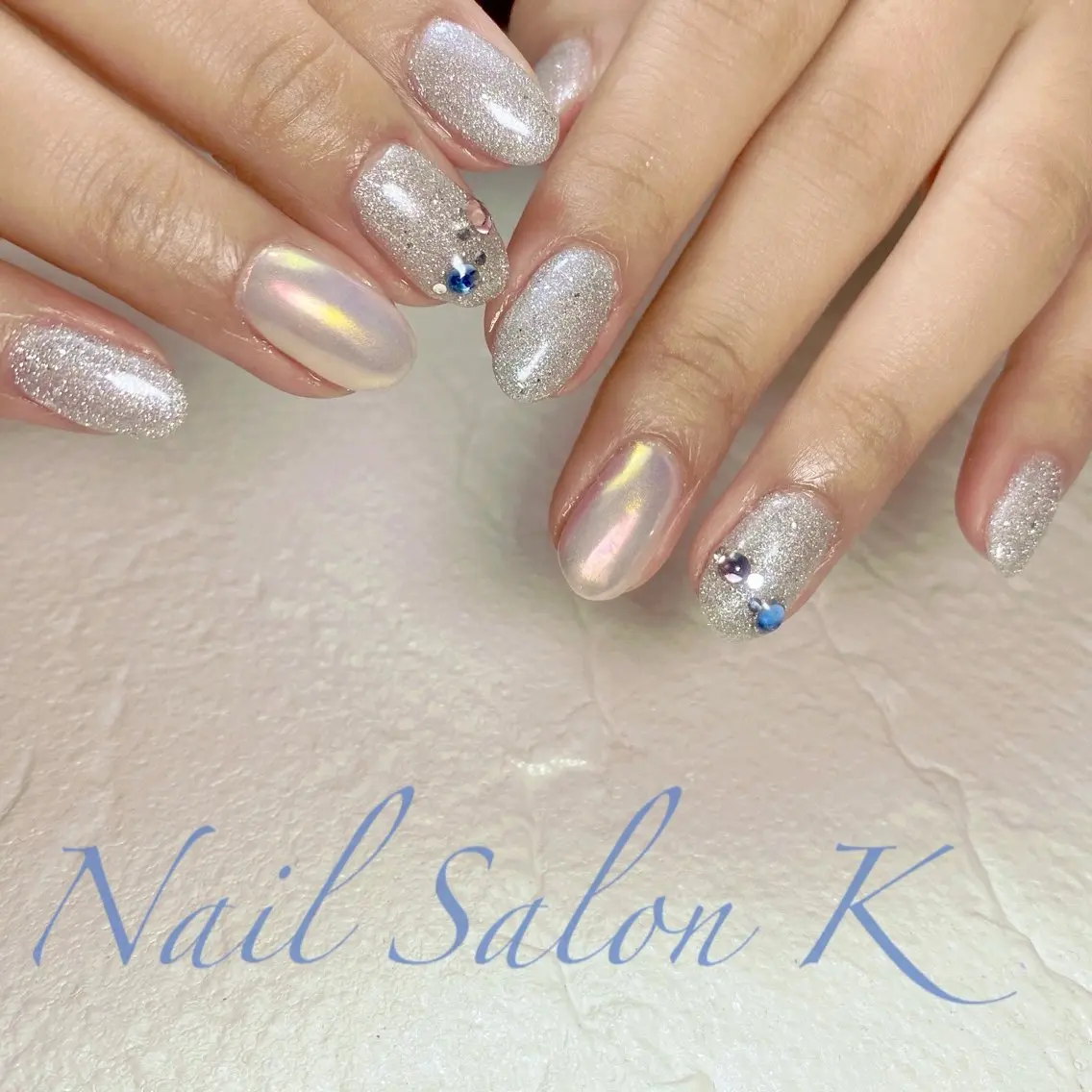 ネイル オーロラネイル フラッシュネイル シルバー ハンドネイル Nail Salon K 🧸美爪育成のネイルデザイン