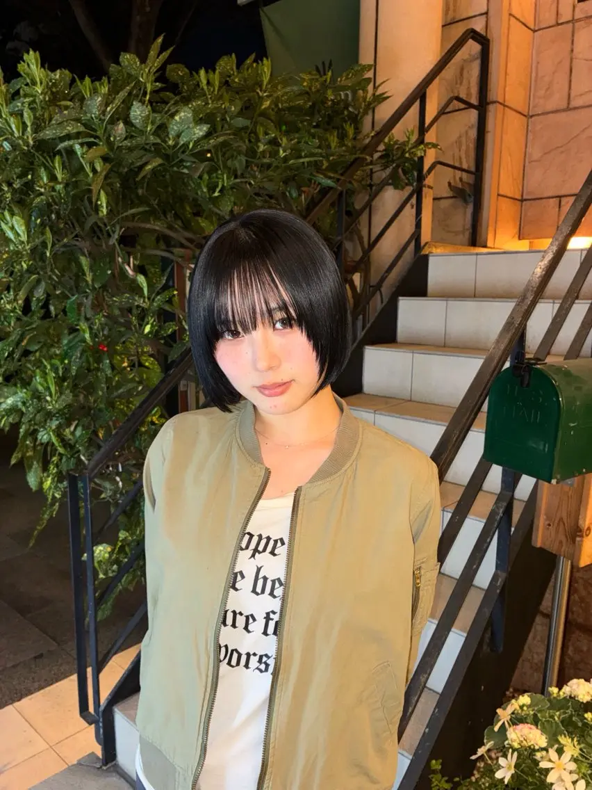 ショート ボブ 顔周りカット 黒川 七海のヘアスタイル
