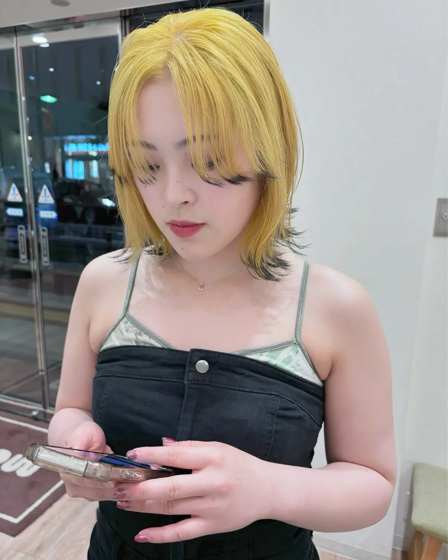 ミディアム カラー 黒髪 ブリーチ ケアブリーチ ハイトーンカラー イエローカラー ヘアカラー トリートメント ケアブリーチ 坪井佑樹のヘアスタイル