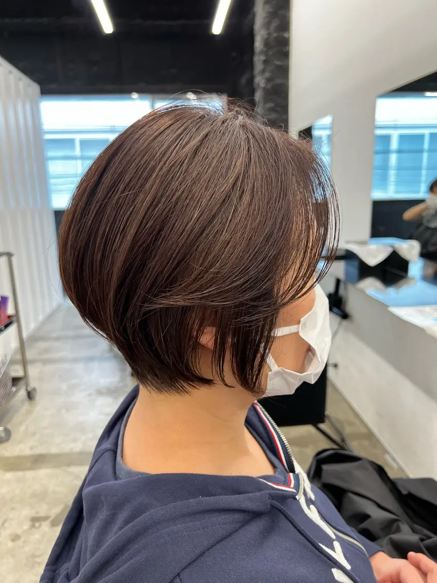 ショート カラー カット ヘアカラー HI DEのヘアスタイル