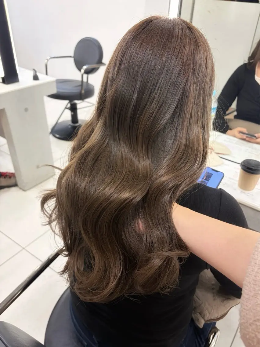 ロング ヘアカラー トリートメント 🎀透明感カラー🎀 稲垣至恩🎀のヘアスタイル