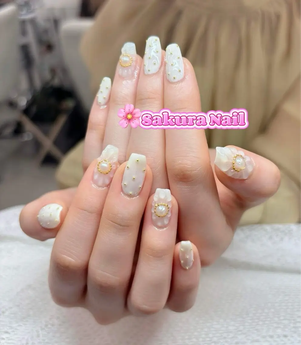 ネイル アートネイル オーロラネイル ボルドー チークネイル フレンチネイル ハンドネイル Sakura Nail Salonのネイルデザイン