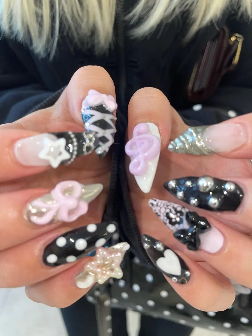 ネイル ジェルネイル パラジェル ハンドネイル 🎵AIRI/ヘアー ⭐︎アートネイル🪽のネイルデザイン