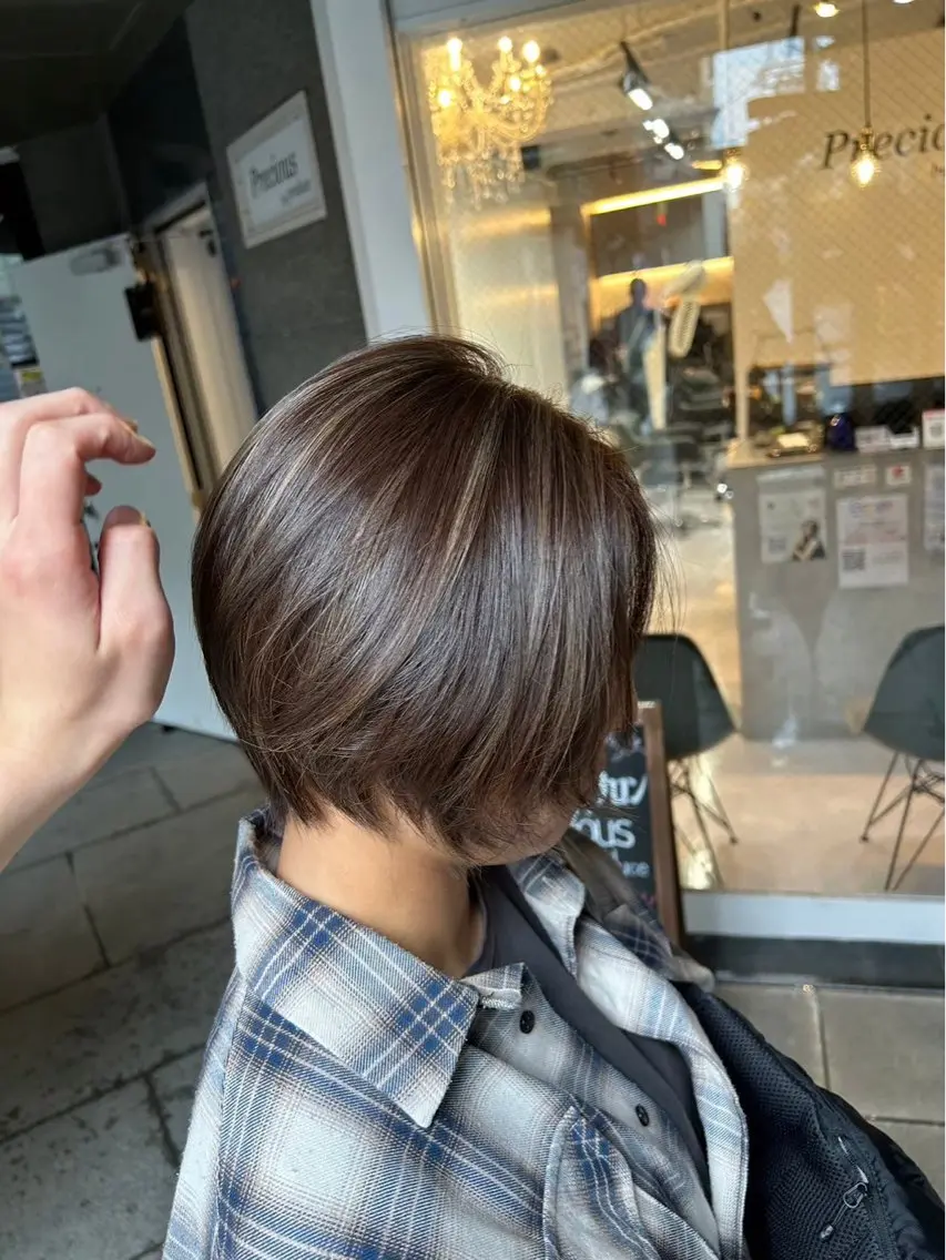 👩🦳白髪が少ない方はこちら💁🏻♀️ダメージ最小限白髪ぼかしハイライト➕カット➕ケアトリートメント限定クーポンの写真