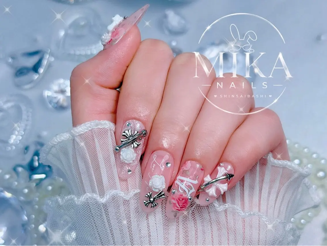 ネイル ガーリー キラキラネイル 韓国ネイル ロングネイル シンプルネイル ハンドネイル 🦊Genie🦊 Mika Nailsのネイルデザイン