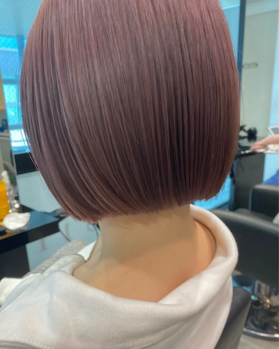 ミディアム カラー ヘアアレンジ 切りっぱなしボブ ブリーチ ケアブリーチ ダブルカラー ボブ カット ヘアカラー トリートメント 韓国レイヤーカット 🧸ベージュカラーのヘアスタイル