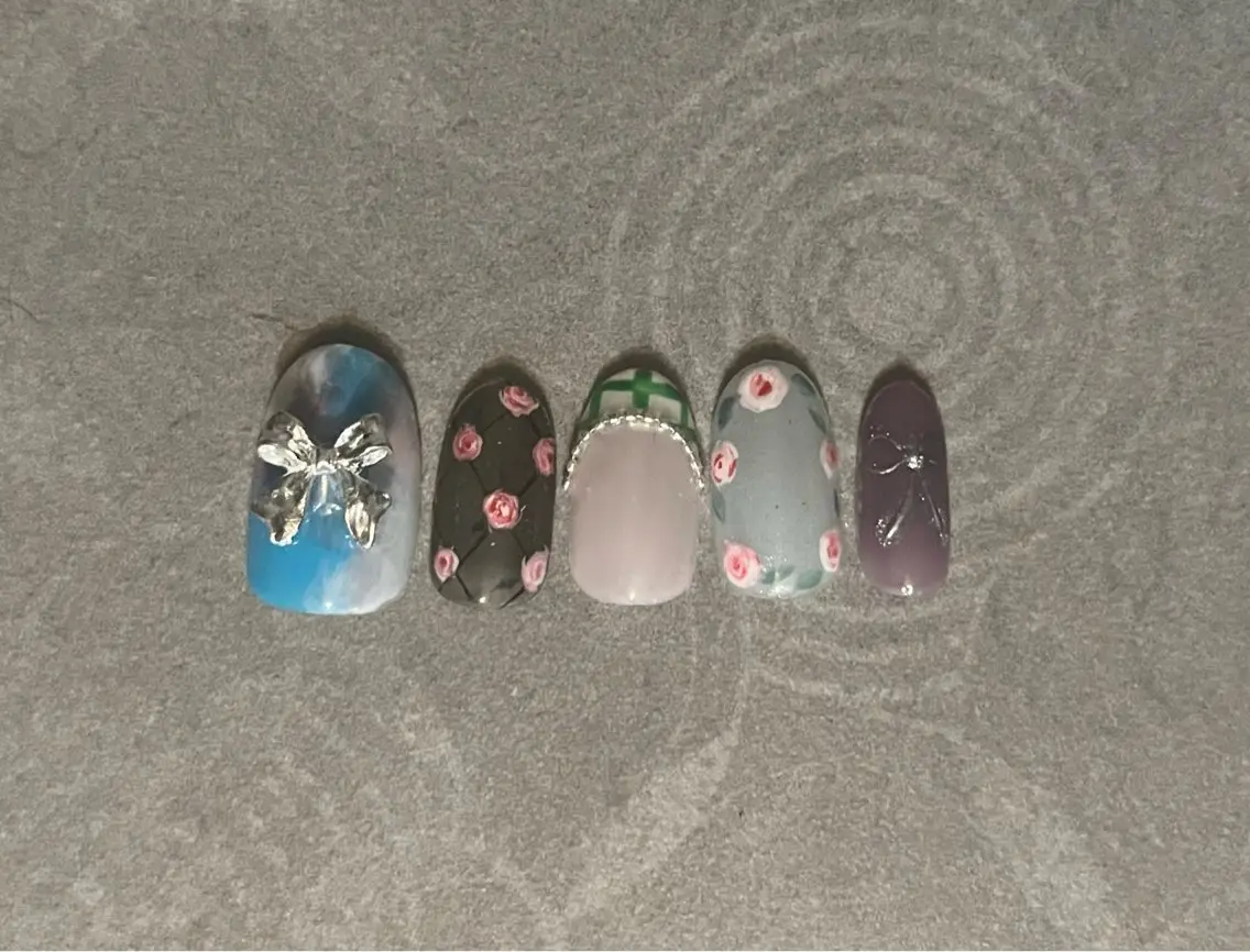 ネイル ハンドネイル SHE adusaのネイルデザイン