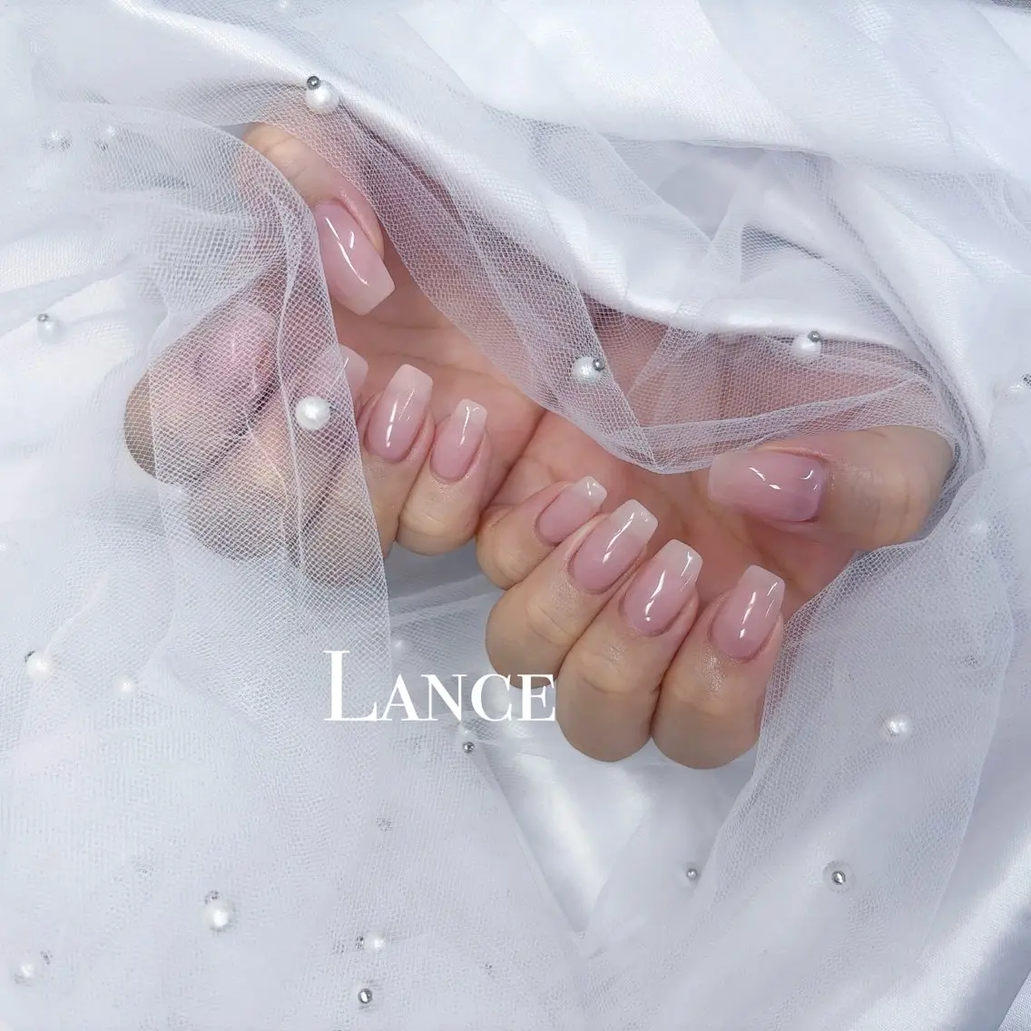 ネイル オーロラネイル ドット フットネイル 氷ネイル・うるうるネイル キラキラネイル ハンドネイル Lance nailのネイルデザイン
