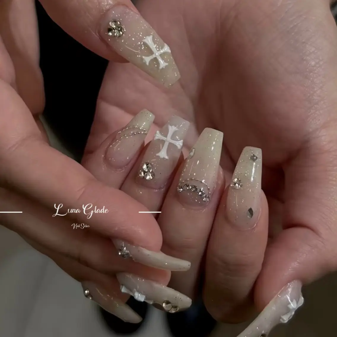 ネイル ハンドネイル Luna Gladeのネイルデザイン
