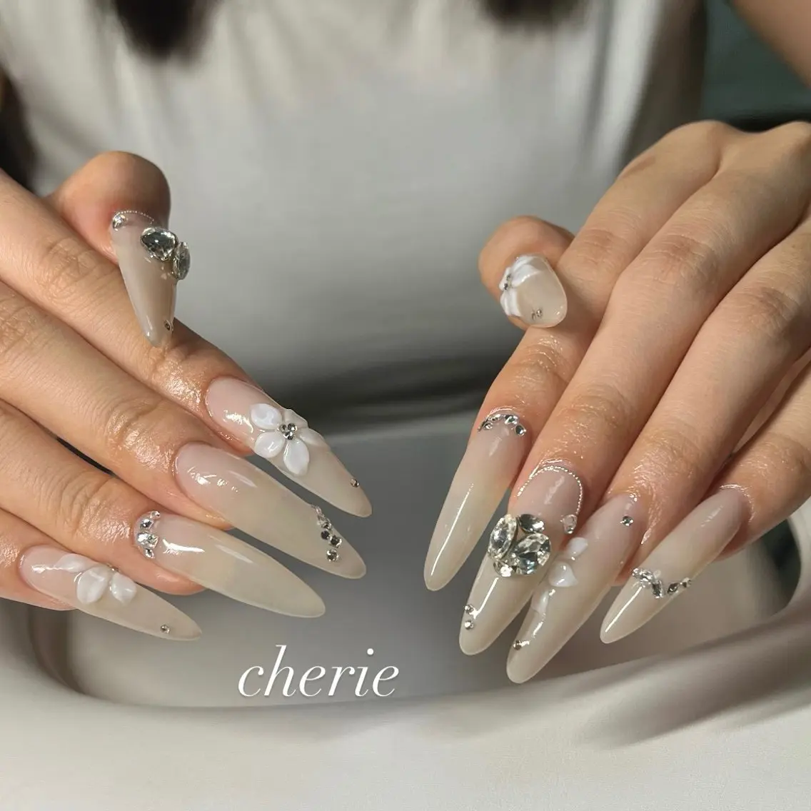 ネイル ハンドネイル Chérie moenaのネイルデザイン