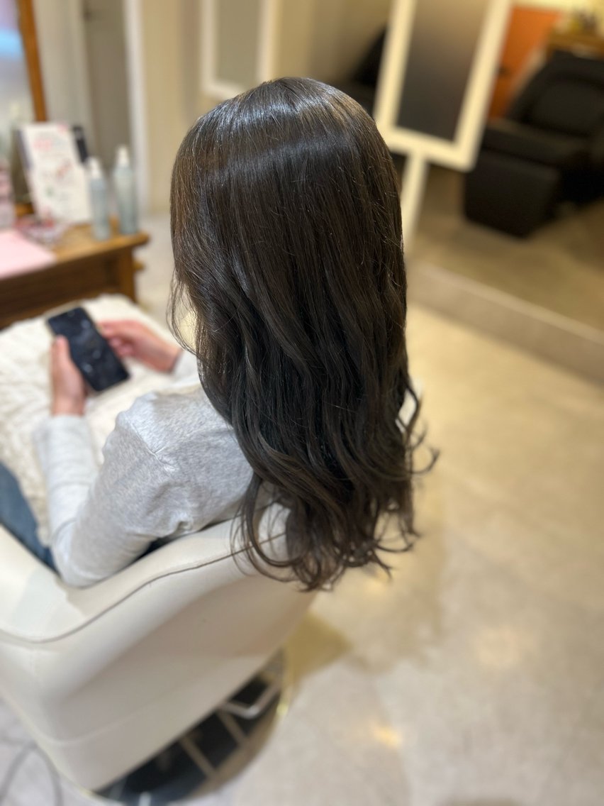 セミロング カラー 中山 知優のヘアスタイル