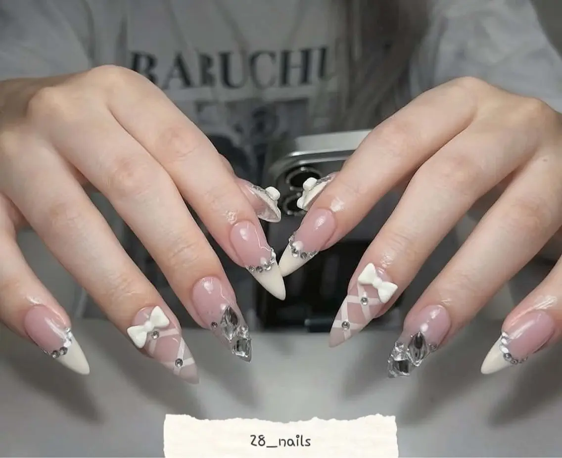 ロング トゥー フエンのネイルデザイン