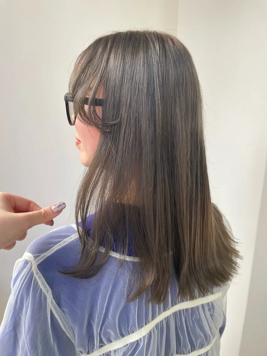 ミディアム カラー アッシュ 透明感カラー ダブルカラー オリーブアッシュ ヘアカラー sherry/R 三川町　川口真里奈のヘアスタイル