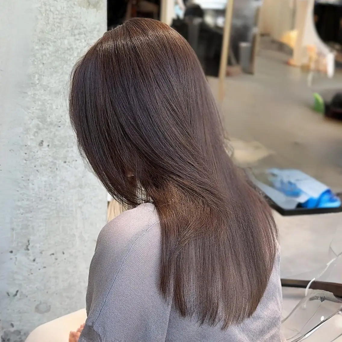 セミロング カラー ROIS 渋谷のヘアスタイル