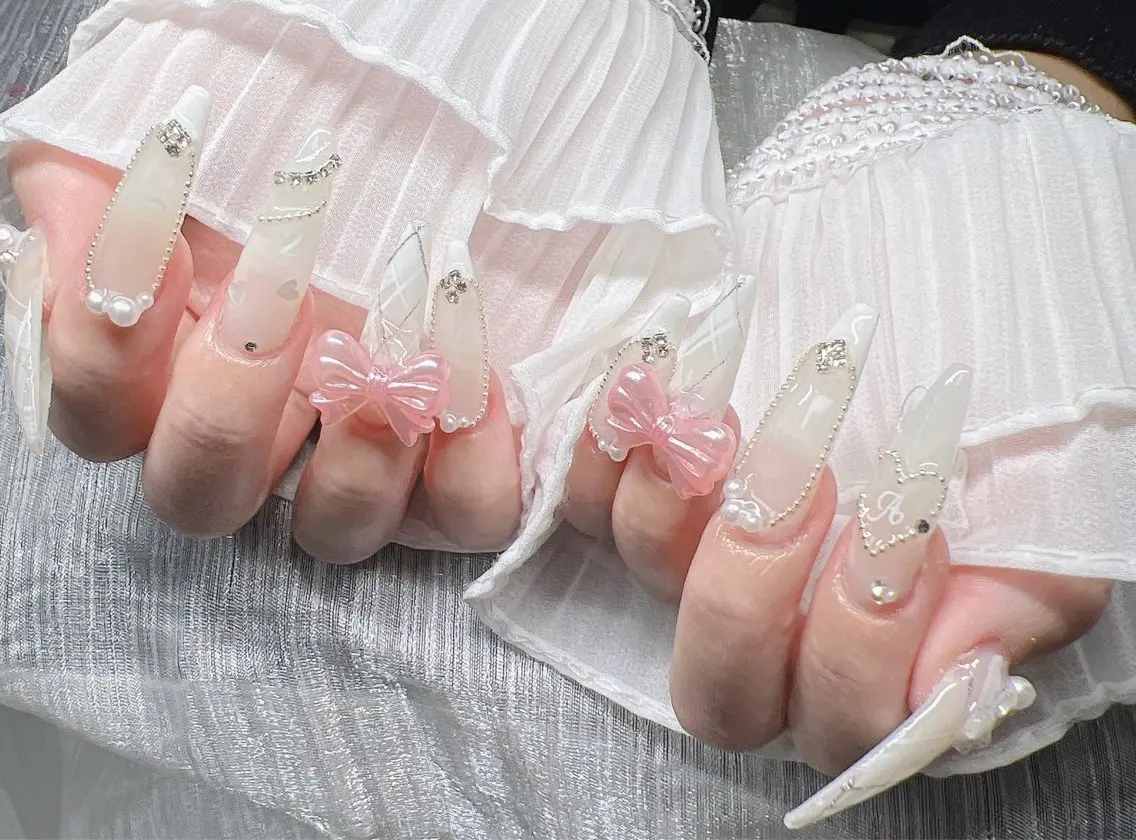 ネイル 長さ出し グラデーション 卒業式 キラキラネイル マグネットネイル ハンドネイル Lee Nailsのネイルデザイン