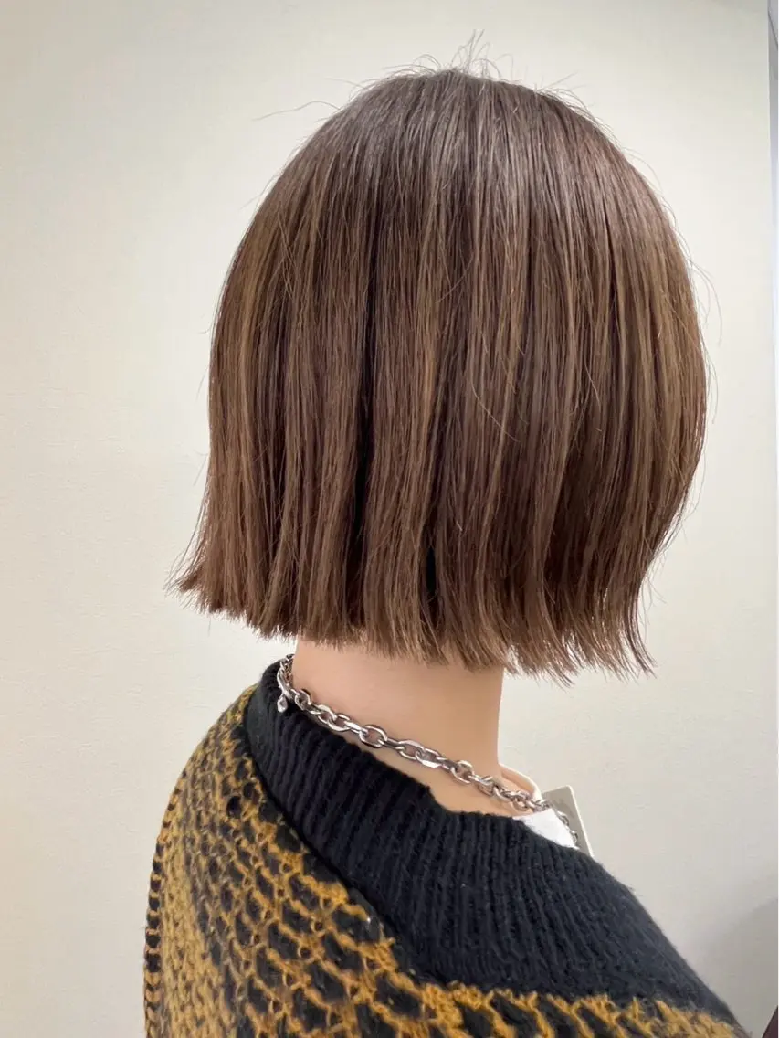 カラー 艶ストレート 口石 ひかるのヘアスタイル