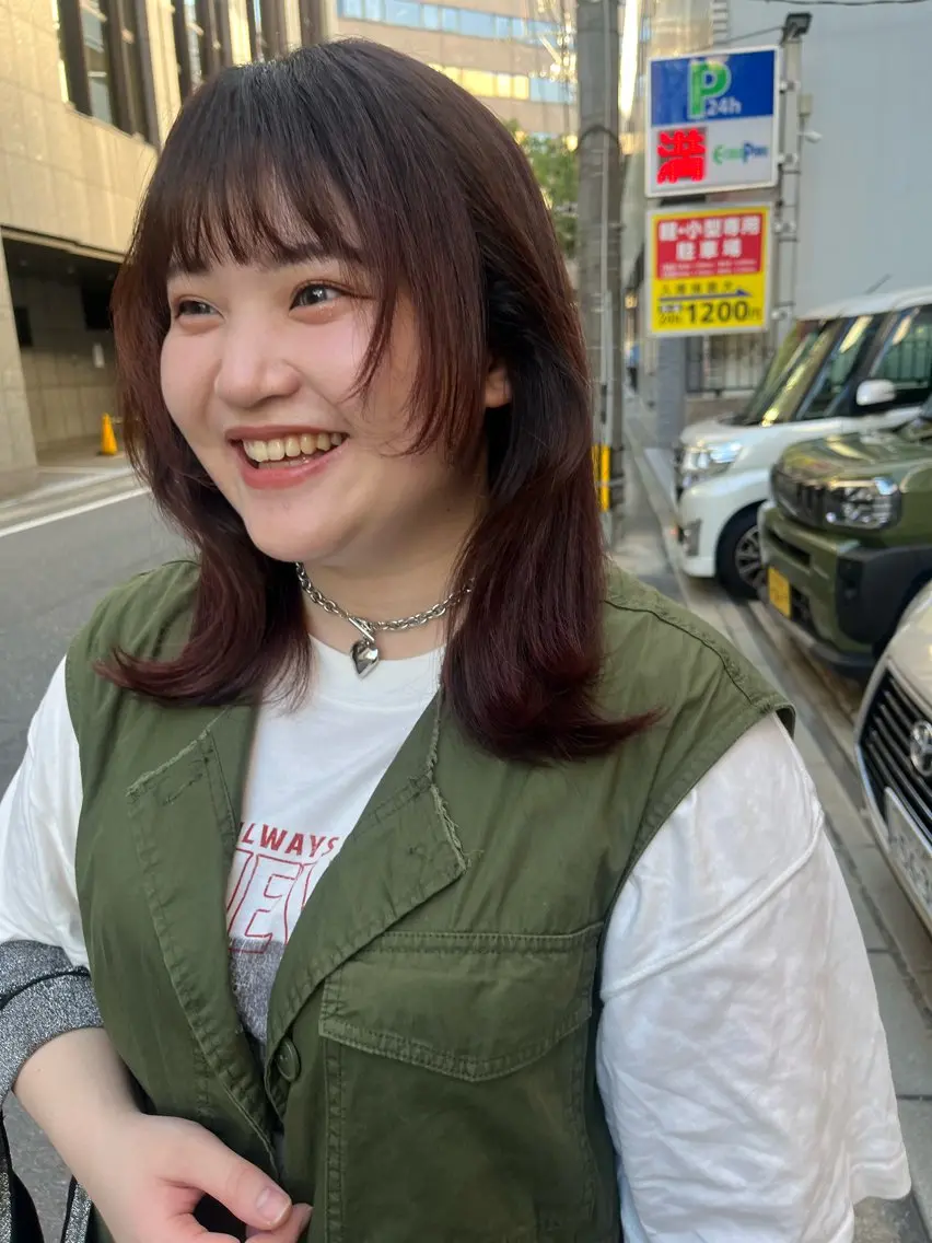 ミディアム くびれヘア カット ヘアカラー こまつばらみお/レイ ヤー/ダブルカラーのヘアスタイル
