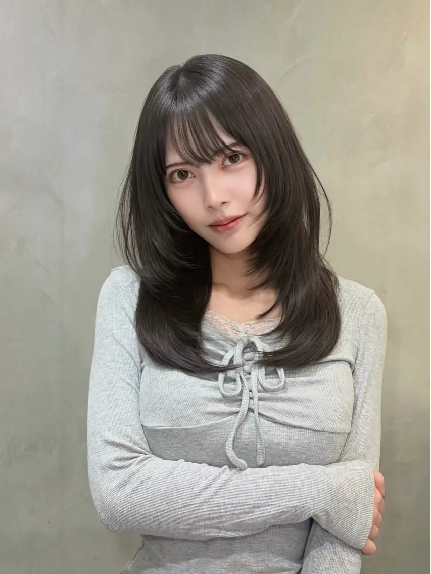 ミディアム カット ヘアカラー トリートメント 韓国レイヤー 🤎🦋Harisのヘアスタイル