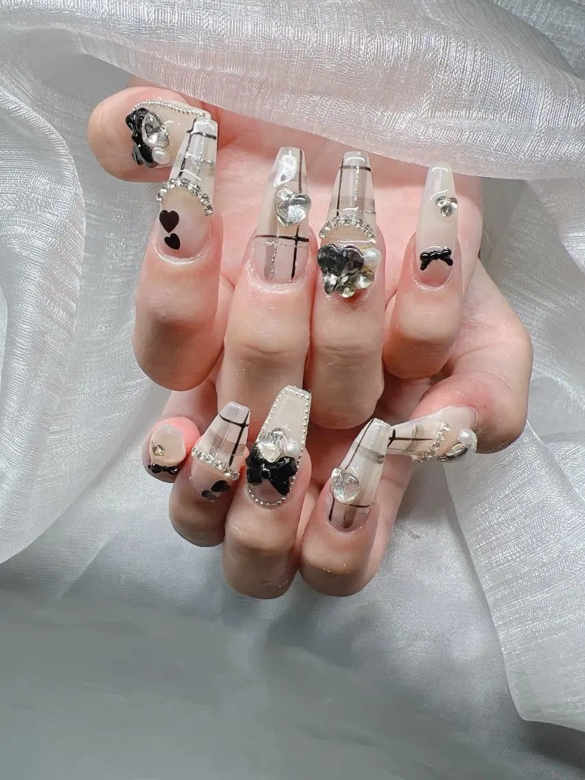 ネイル ハンドネイル Lee Nailsのネイルデザイン