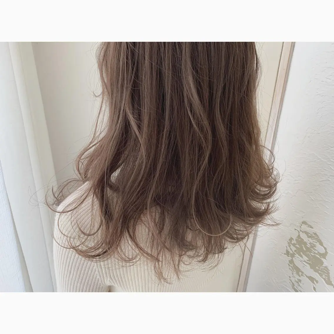 セミロング カラー fio マナミのヘアスタイル
