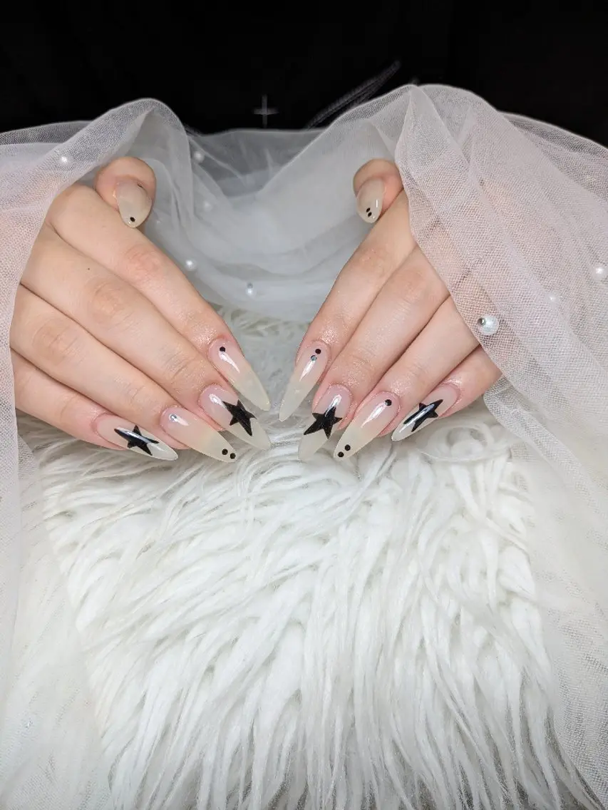 ネイル Queen Nail 研修生のネイルデザイン