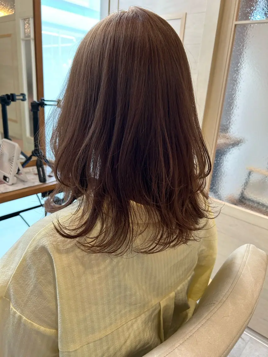 セミロング イエローカラー カット 森田 遥菜のヘアスタイル