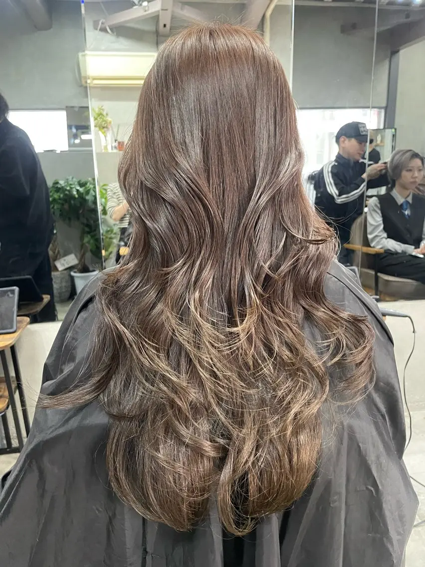 ロング カラー レイヤーカット AIRI layer cut hairのヘアスタイル