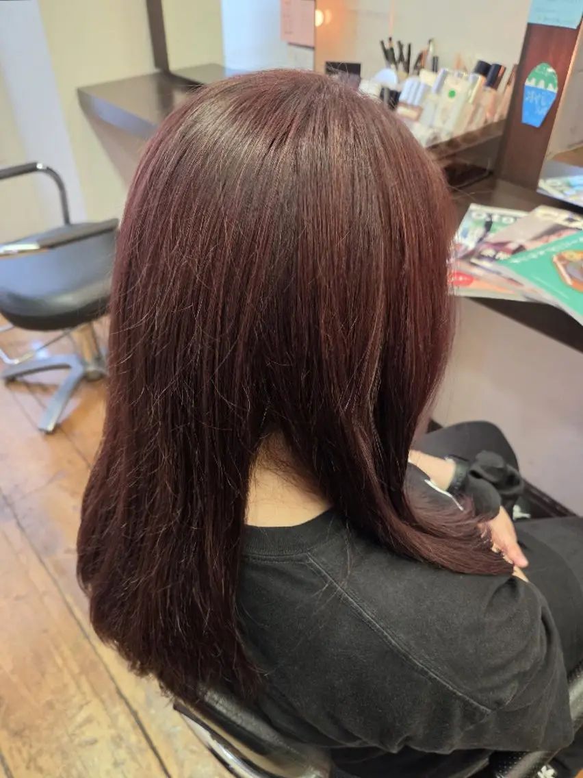 ロング カラー レッドカラー 種市 心愛のヘアスタイル