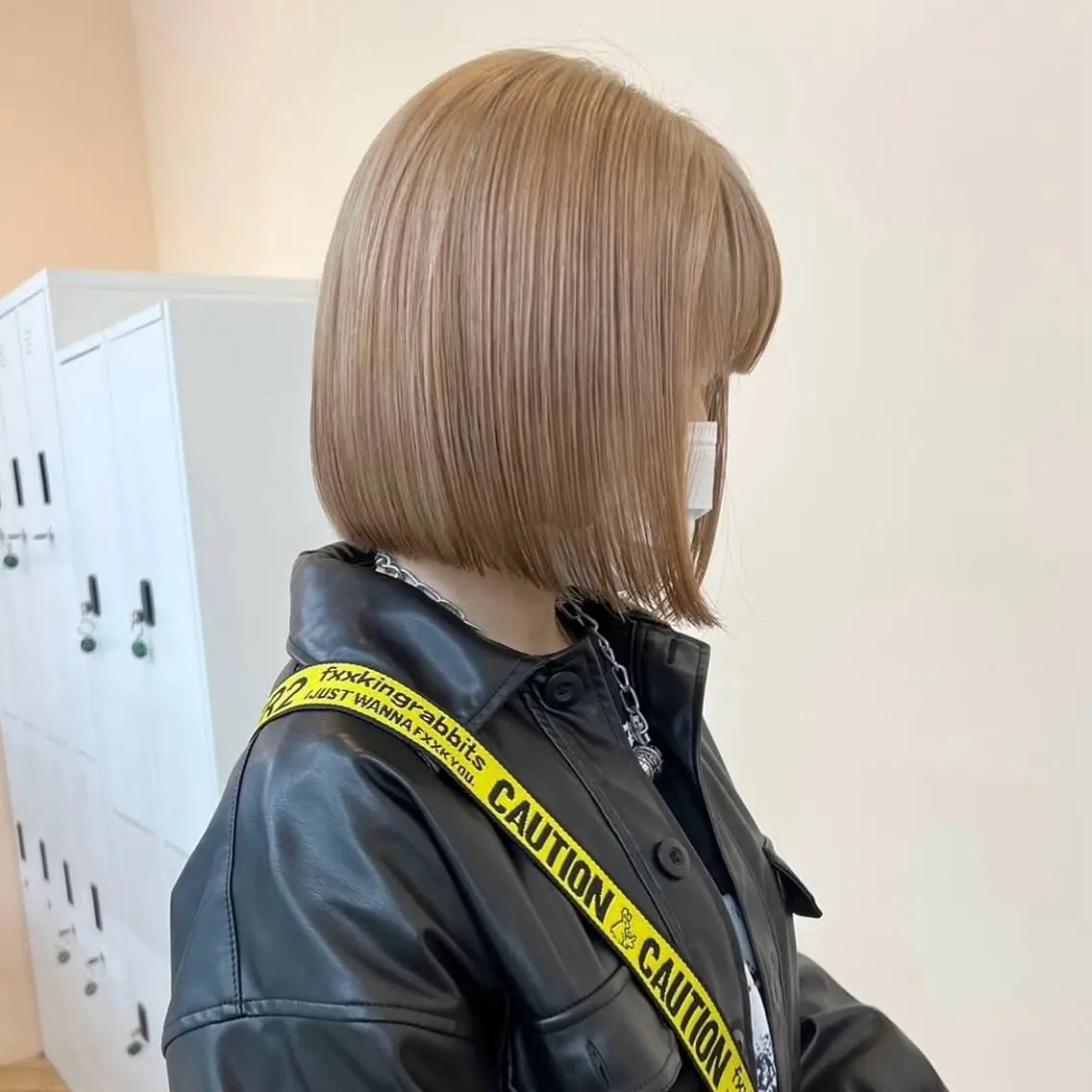 ショート カラー ベージュカラー ブリーチ ミルクティーベージュ ヘアカラー カットモデル yumekaのヘアスタイル