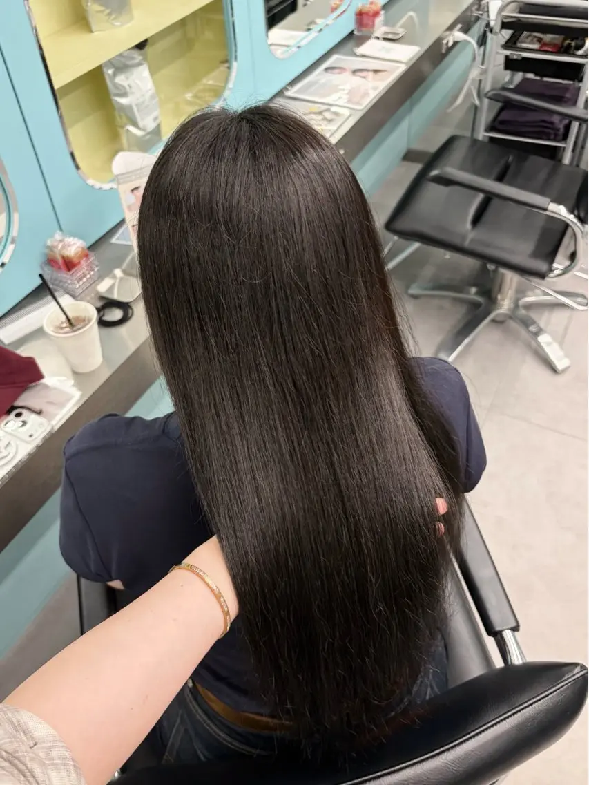 ロング 切りっぱなしボブ ボブ 顔まわりレイヤー 顔周りカット 髪質改善 kyon🎀 透明感カラー/西梅田のヘアスタイル