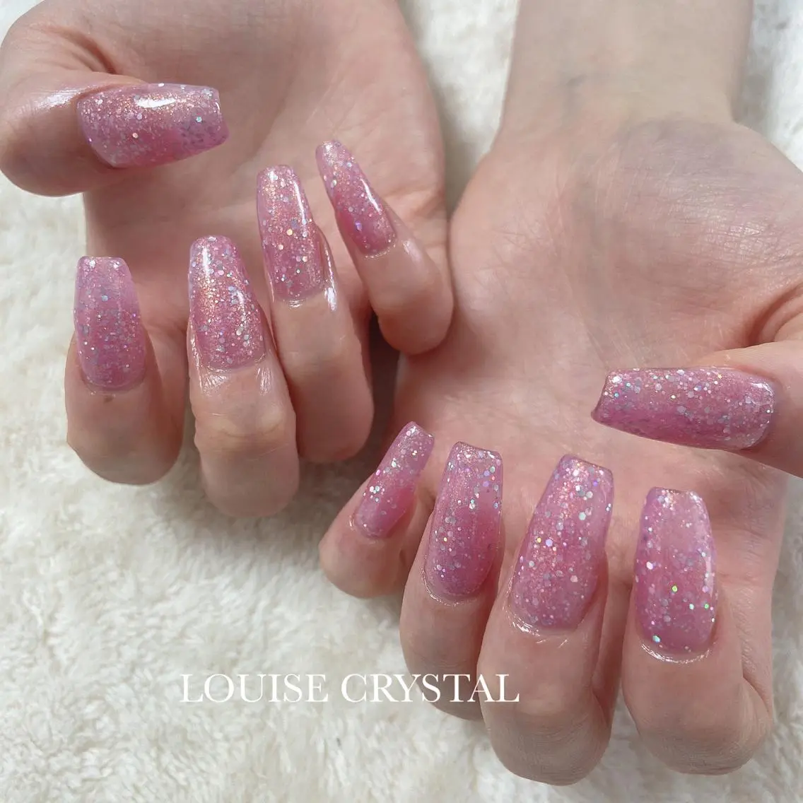 ネイル ハンドネイル LOUISE CRYSTALのネイルデザイン