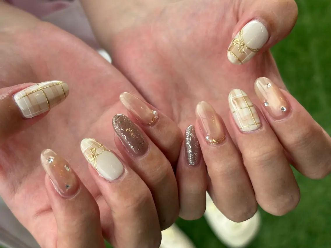 ネイル ハンドネイル フットネイル ✴︎ Delightのネイルデザイン