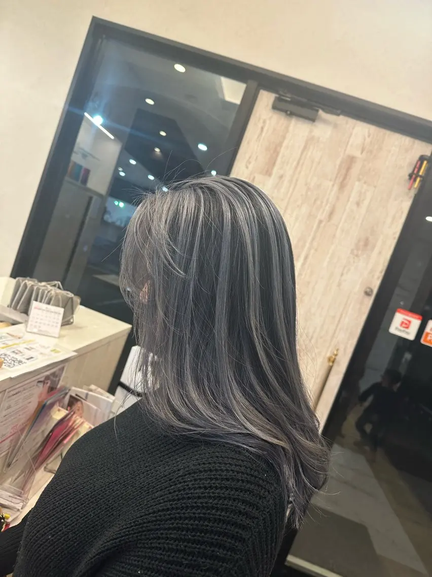 ダブルカラー（ブリーチ）＋トリートメントの写真