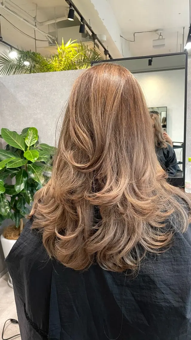 ロング レイヤーカット Merlyosaka 早川未来のヘアスタイル