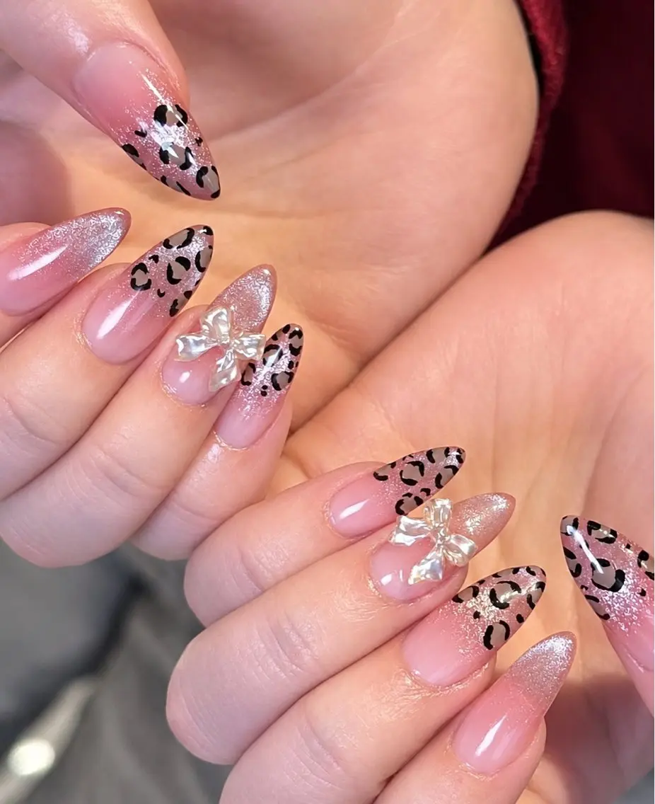 ネイル キラキラネイル 韓国ネイル マグネットネイル 持ち込み ワンホンネイル ハンドネイル ハンドケア Luna nail_Royalのネイルデザイン