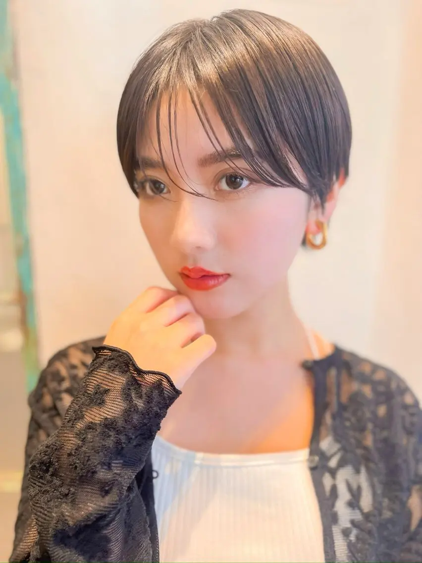 ショート カラー レイヤーカット ハッシュレイヤー特化のヘアスタイル