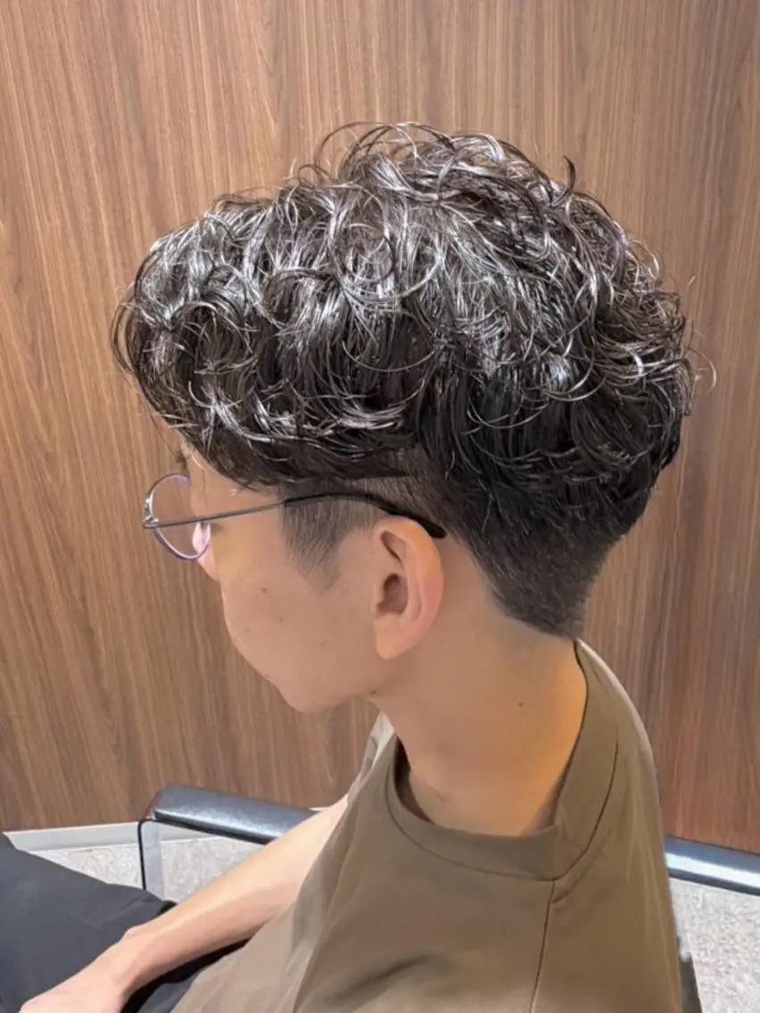 パーマ メンズ カット パーマ ワダ モエナのヘアスタイル