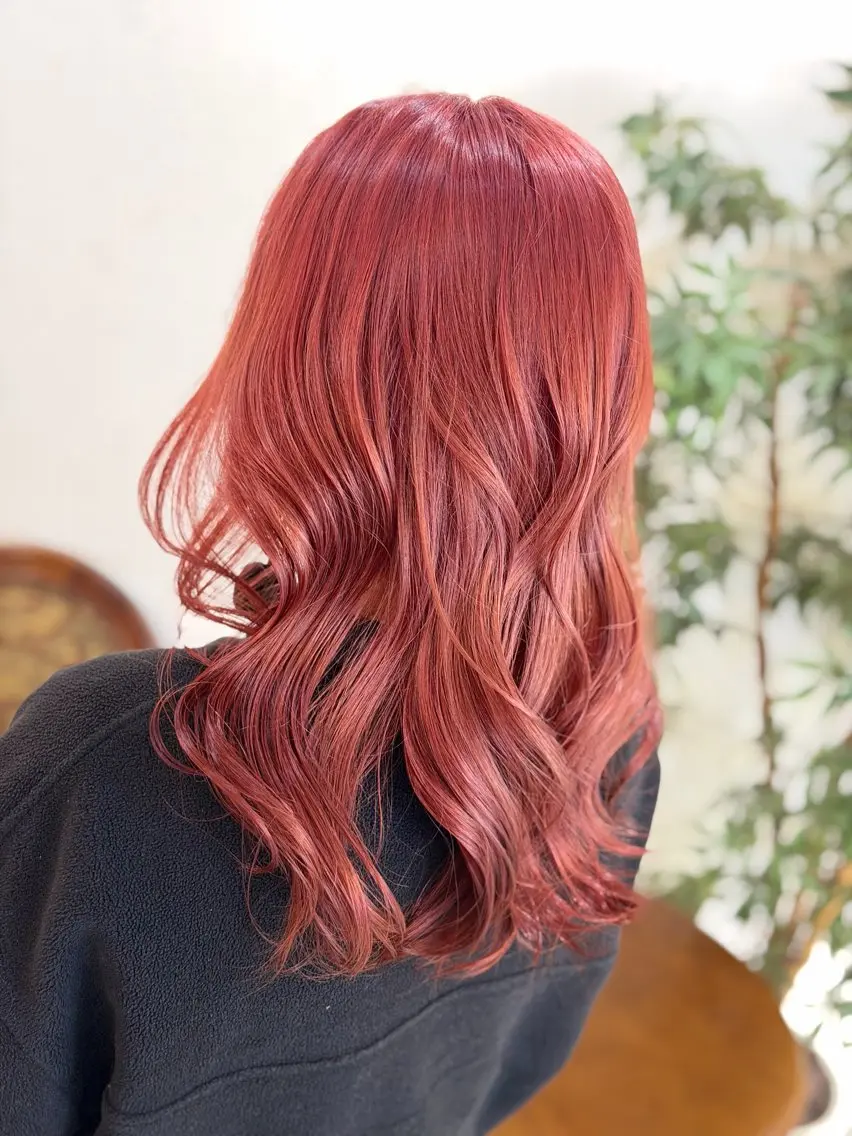 ロング カット ヘアカラー 飯星慧斗 /ブリーチ、縮毛矯正のヘアスタイル
