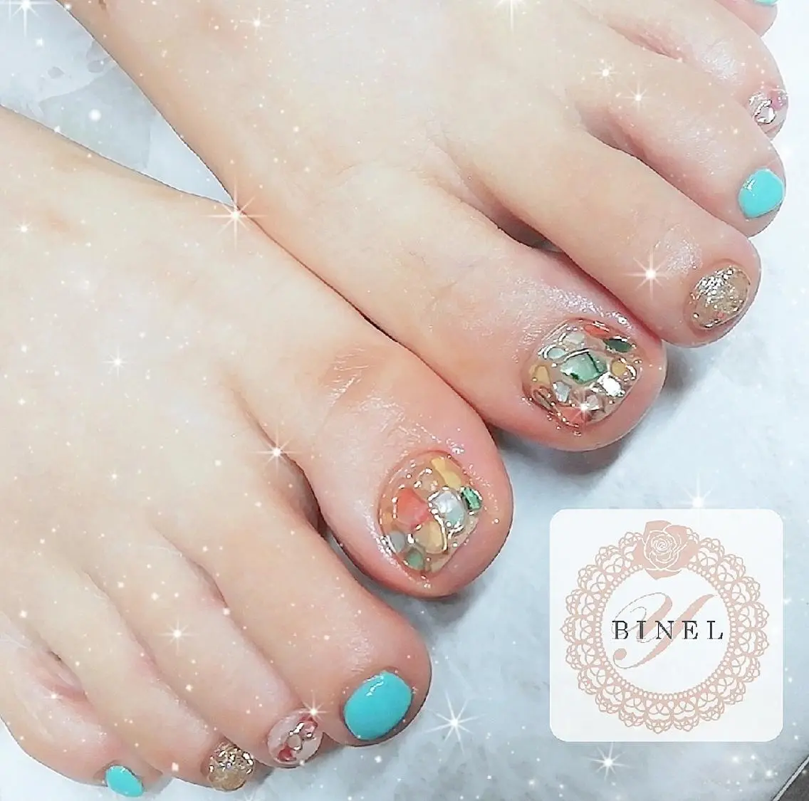 ネイル フットネイル ラメ(グリッター) ミラーネイル 夏ネイル フットネイル Nail Salon Y.BINELのネイルデザイン