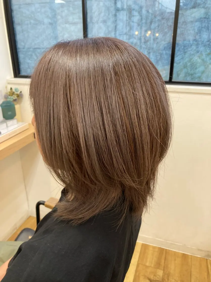 ミディアム カラー ブリーチ 透明感カラー グレージュ ハイライトカラー ハイライト ヘアカラー トリートメント 大野 まゆのヘアスタイル