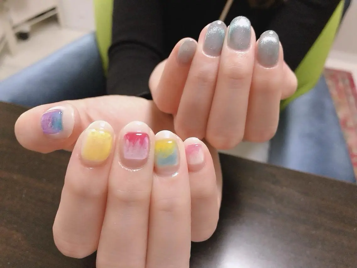 ネイル アートネイル マグネットネイル mano nella manoのネイルデザイン