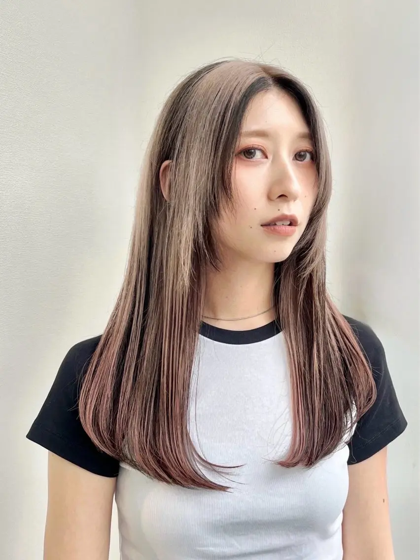 ロング カラー ミストバング ベージュカラー デザインカラー  フェイスフレーミング ミルクティーベージュ ヘアカラー 派手髪デザインカラー ヒロカのヘアスタイル
