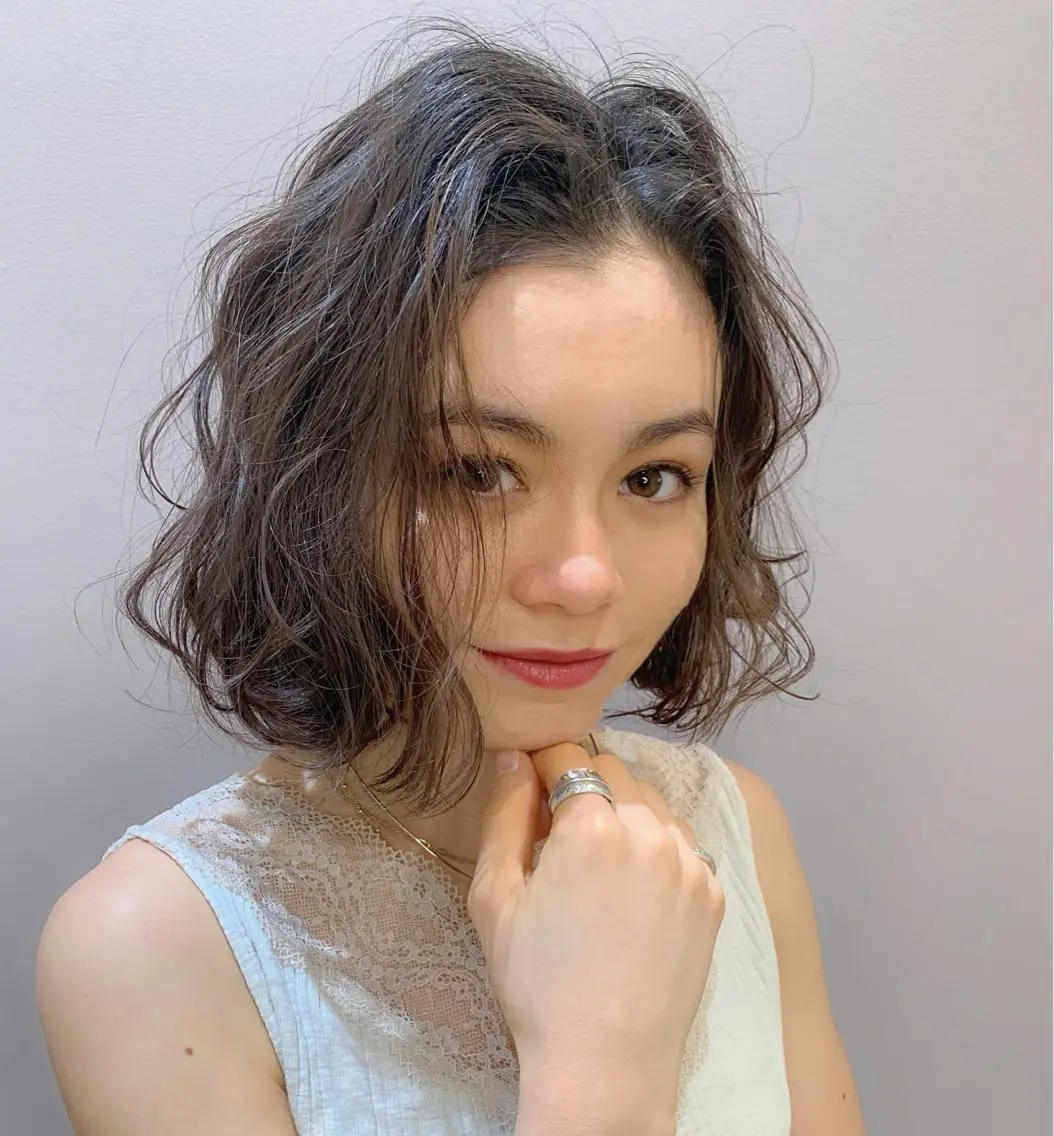 ミディアム カラー パーマ レイヤー🇰🇷小顔 見せ顔周り💕トモミのヘアスタイル