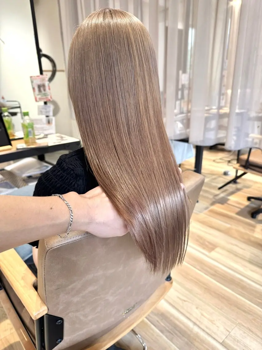 セミロング カラー ヘアカラー トリートメント ツチイ リョウタのヘアスタイル
