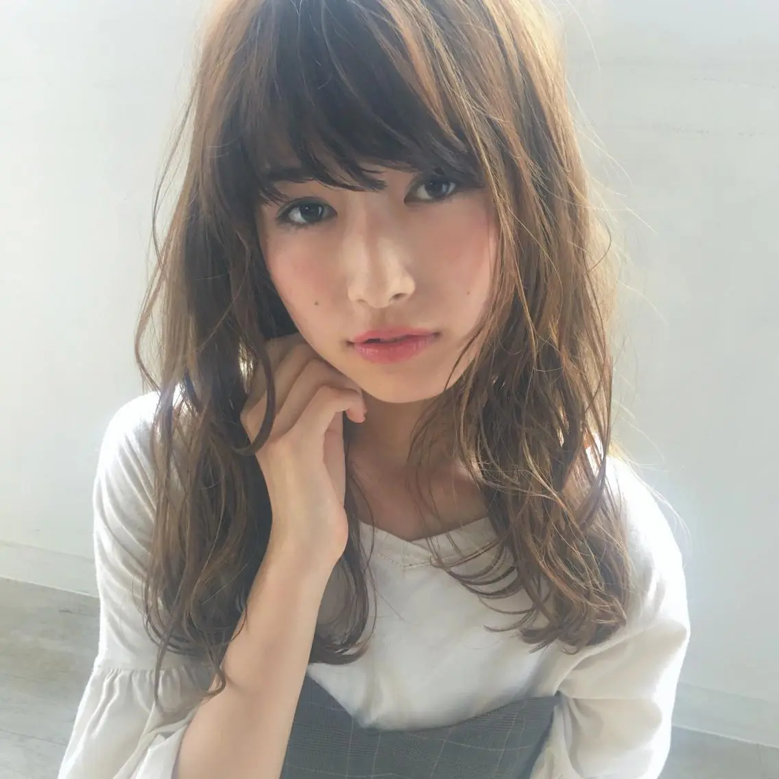 セミロング アッシュ アッシュグレー アッシュグレージュ 鎌倉 彩のヘアスタイル