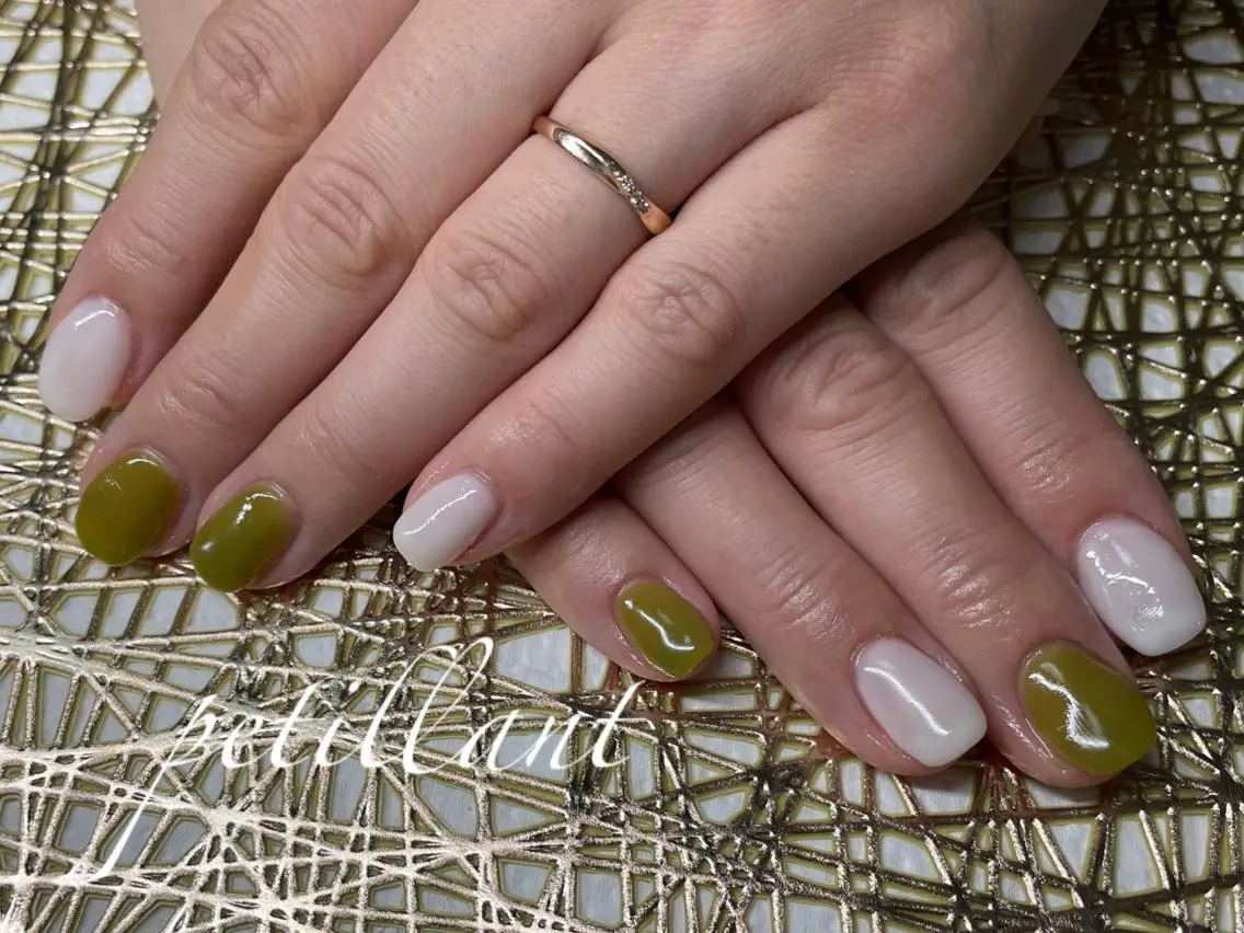 ネイル アートネイル ワンカラーネイル ピスタチオネイル ホワイト nail salon petillantのネイルデザイン
